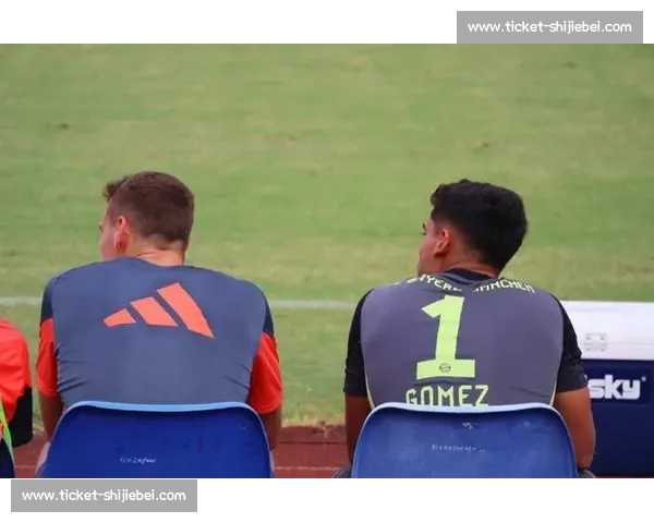 武汉三镇双星闪耀！何锦程接棒张家鸣入选拜仁世界队